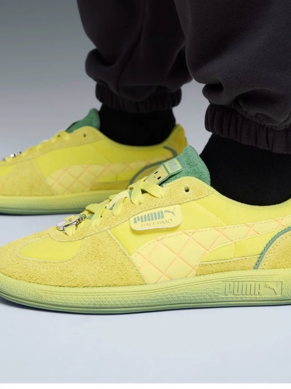 Puma Xsquishmallows Palermo Maui pineapple parakeet green talla 7 Women - Picture 10 of 10